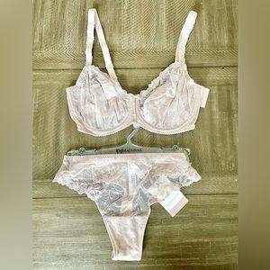 Prima Donna Set in a 34D with Medium matching thong panty. Colour baby Pink-NWT
